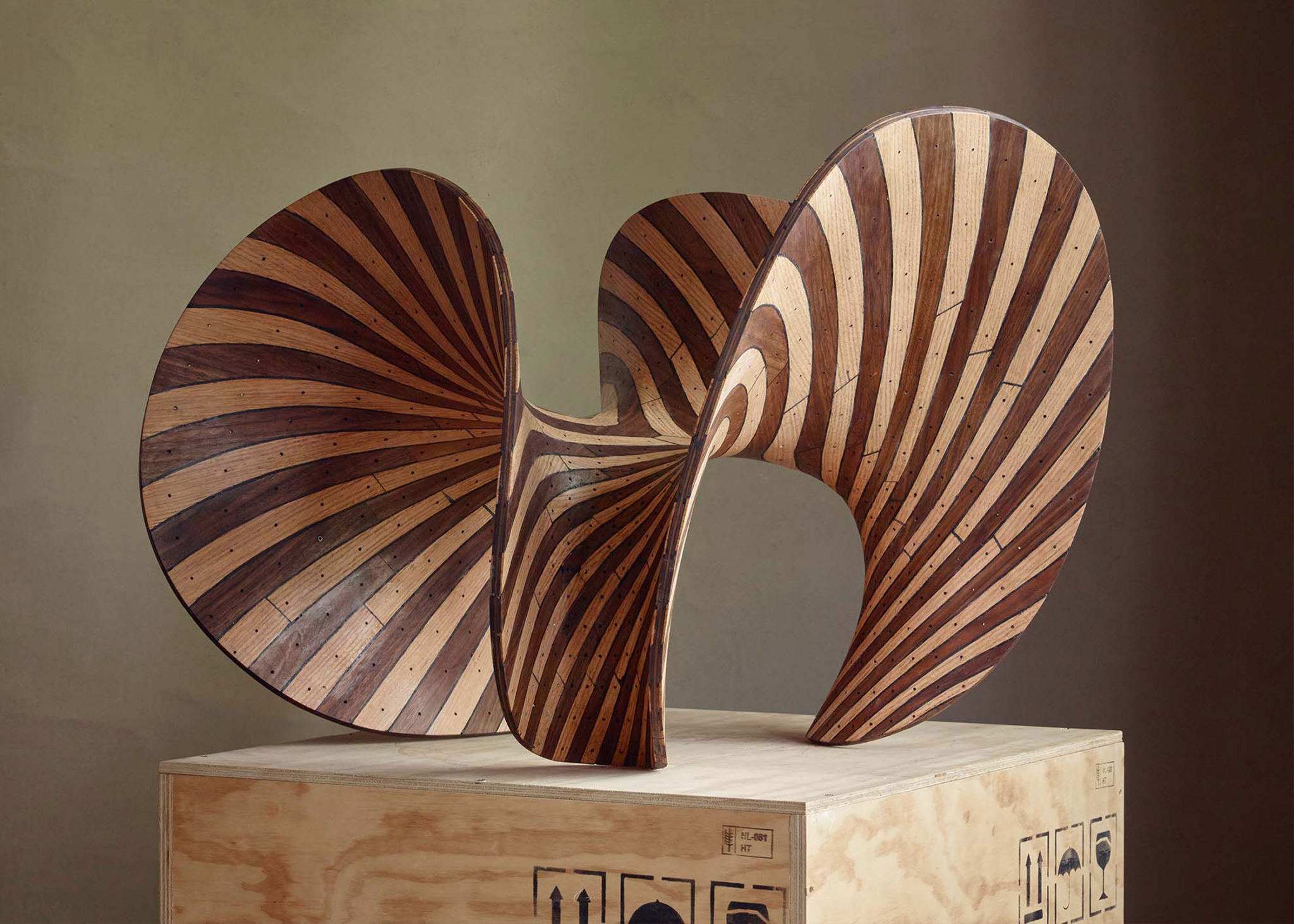 project-desktop-image-copy-plyloop-chair-2
